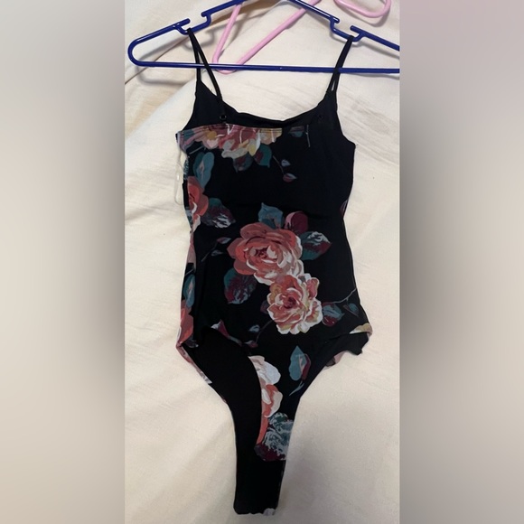 WINDSOR FLORAL BODYSUIT - Picture 2 of 2